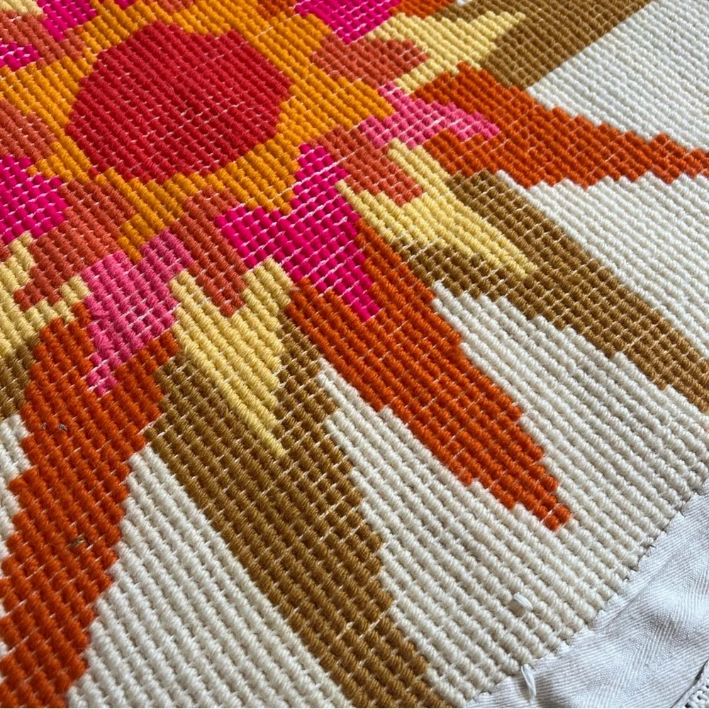 Round Wool Rug with Starburst Design - Picture 7 of 10